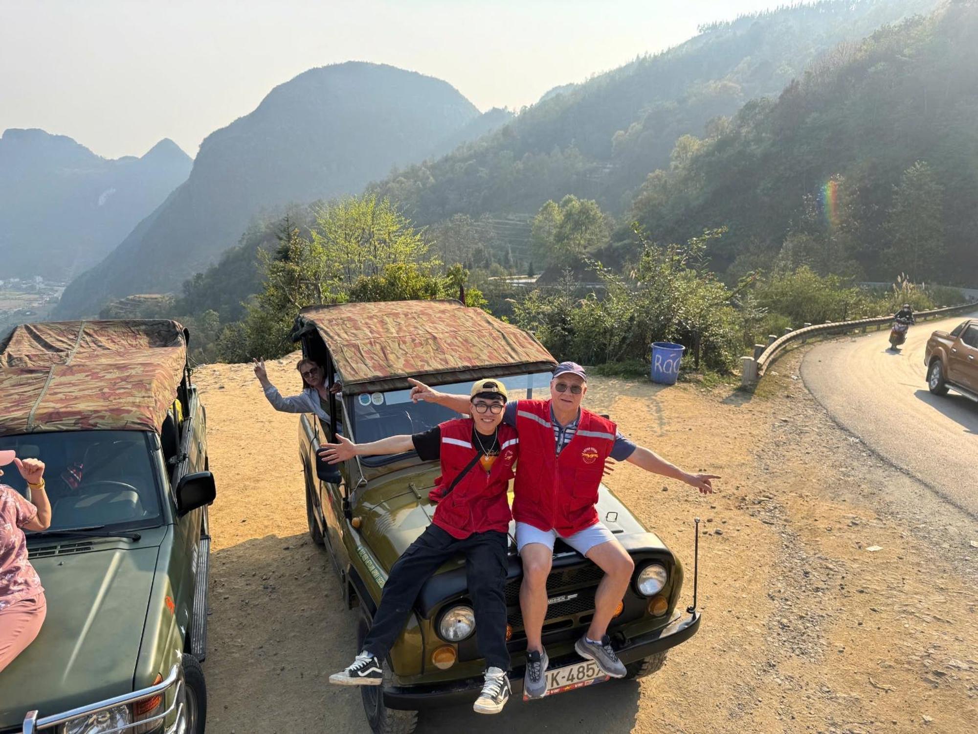 Lotus Premium Lodge - Lotus Group Tours Ha Giang Exterior photo